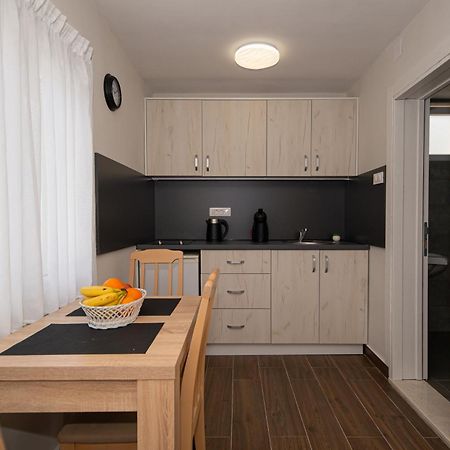 Apartments Vjera Petrovac 외부 사진