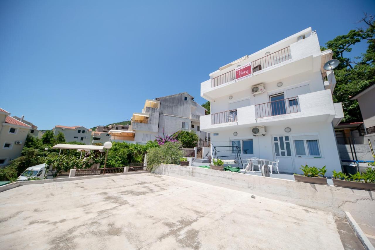 Apartments Vjera Petrovac 외부 사진