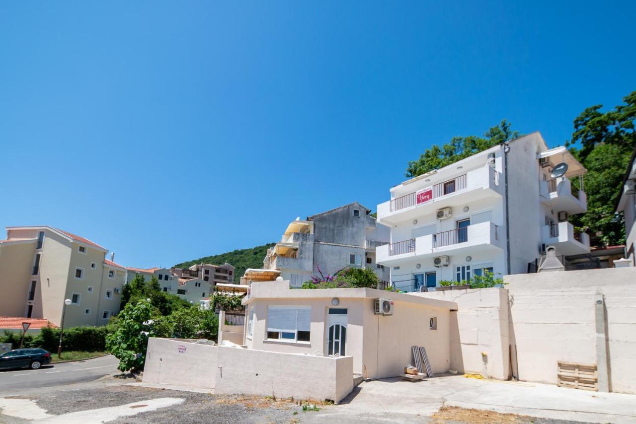 Apartments Vjera Petrovac 외부 사진